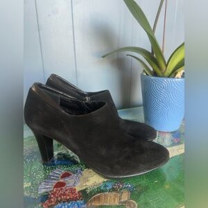 Aquatalia By Marvin K Black Suede Ankle Booties Sz 8.5 Made in Italy